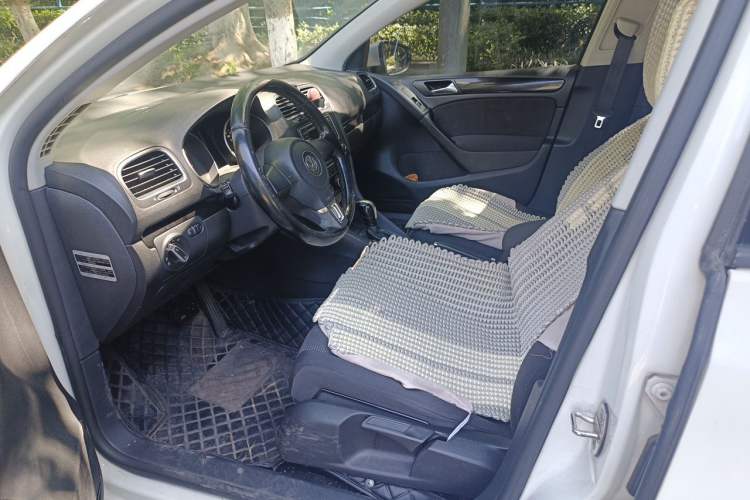 Used Volkswagen Golf 2012 1.6L Automatic Comfort Model Left Front Seat