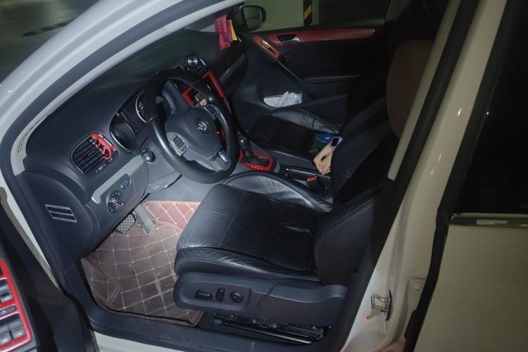 Used Volkswagen Golf 2012 1.4TSI Automatic Luxury Edition Left Front Seat