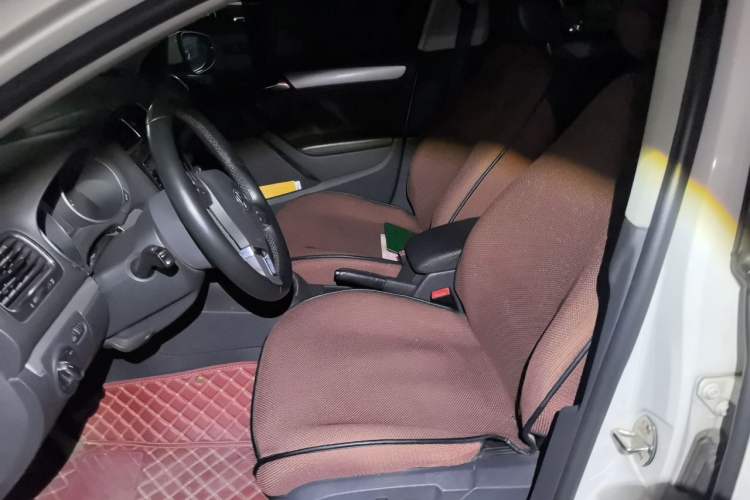 Used Volkswagen Golf 2012 1.4TSI Automatic Luxury Edition Left Front Seat