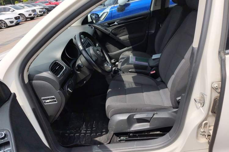 Used Volkswagen Golf 2012 1.6 Manual Comfort Edition Left Front Seat