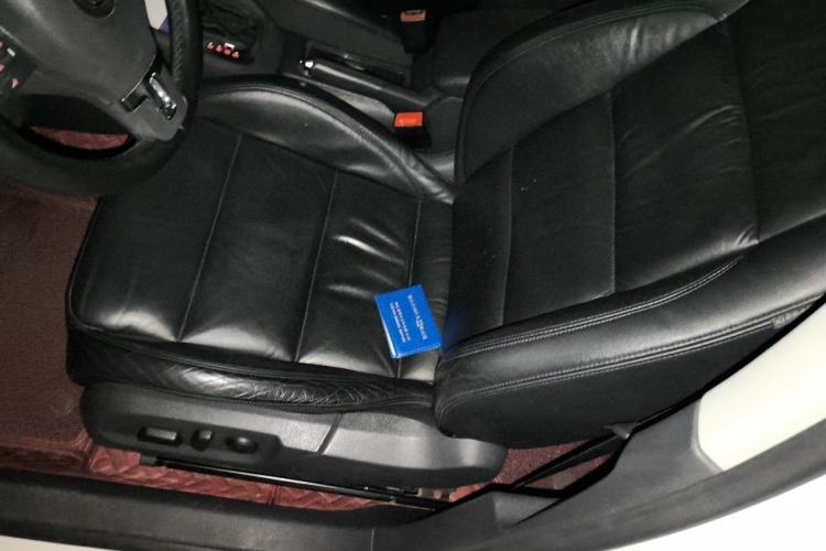 Used Volkswagen Golf 2012 1.4TSI Automatic Luxury Edition Left Front Seat