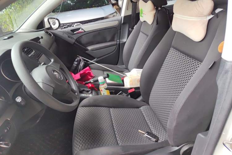 Used Volkswagen Golf 2012 1.6L Automatic Fashion Model Left Front Seat