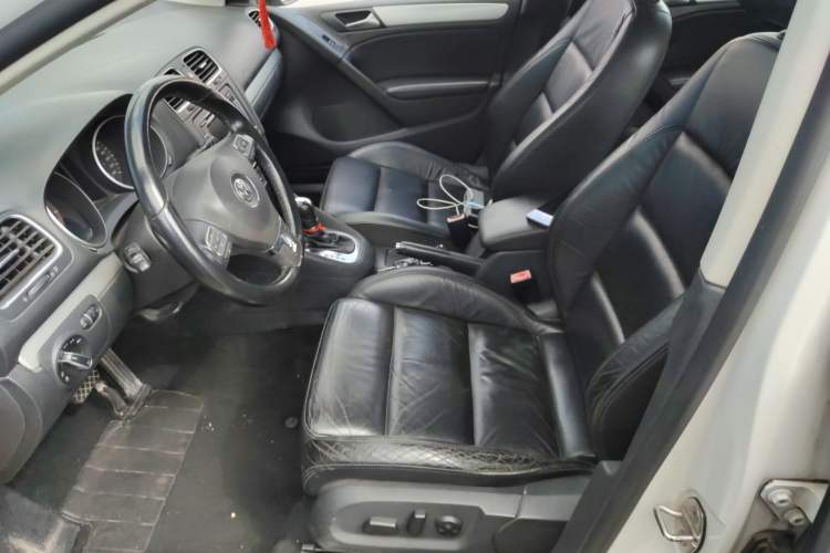 Used Volkswagen Golf 2012 1.4TSI Automatic Luxury Edition Left Front Seat