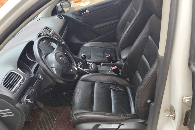 Used Volkswagen Golf 2012 1.6 Manual Comfort Edition Left Front Seat