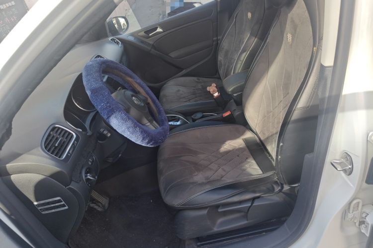 Used Volkswagen Golf 2012 1.6L Automatic Fashion Model Left Front Seat