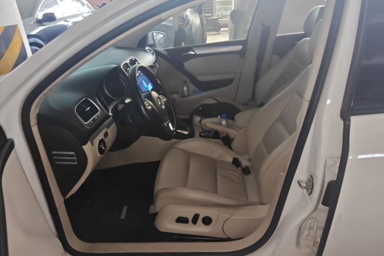 Used Volkswagen Golf 2012 1.4TSI Automatic Luxury Edition Left Front Seat