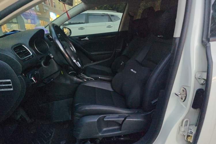 Used Volkswagen Golf 2012 1.4 TSI Automatic Comfort Edition Left Front Seat