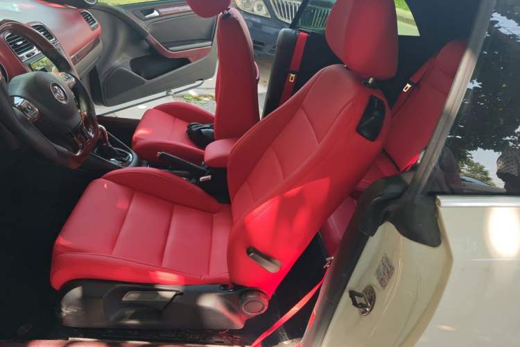 Used Volkswagen Golf 2012 1.4TSI Luxury Convertible Edition Left Front Seat