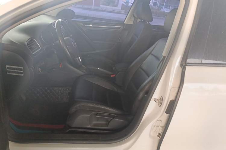 Used Volkswagen Golf 2012 1.6L Automatic Comfort Model Left Front Seat