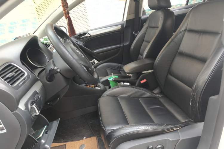 Used Volkswagen Golf 2012 1.4TSI Automatic Luxury Edition Left Front Seat
