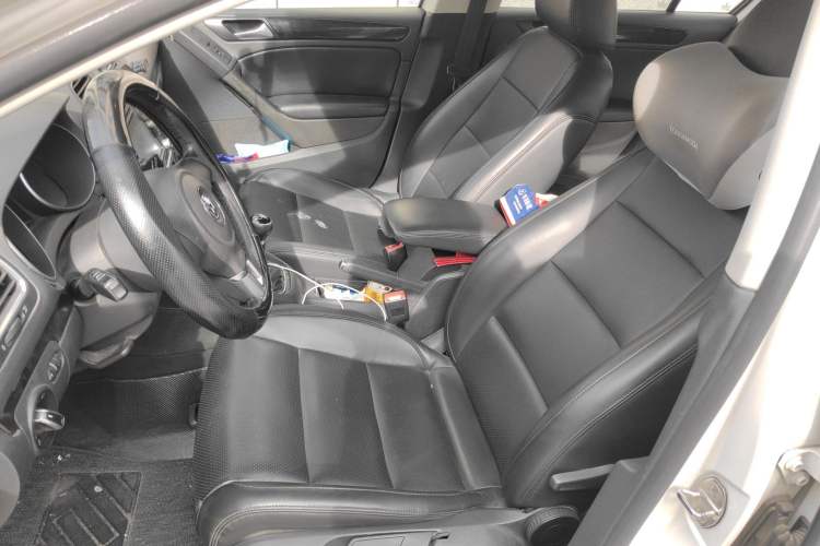 Used Volkswagen Golf 2012 1.6 Manual Comfort Edition Left Front Seat