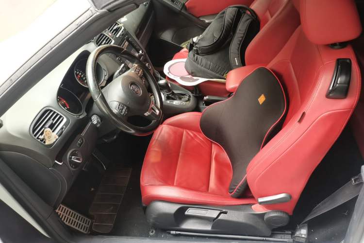 Used Volkswagen Golf 2012 1.4TSI Luxury Convertible Edition Left Front Seat
