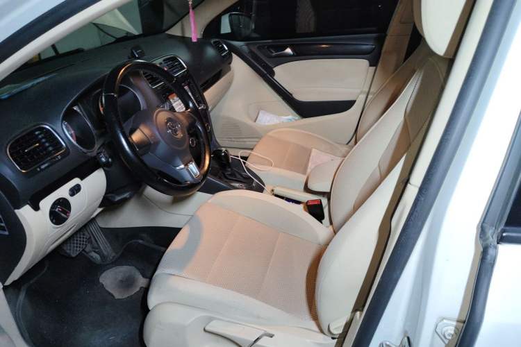 Used Volkswagen Golf 2012 1.6L Automatic Comfort Model Left Front Seat