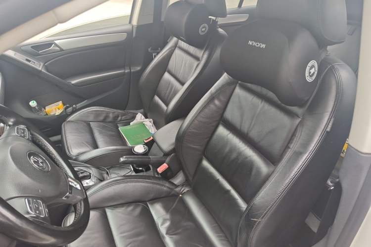 Used Volkswagen Golf 2012 1.4TSI Automatic Luxury Edition Left Front Seat