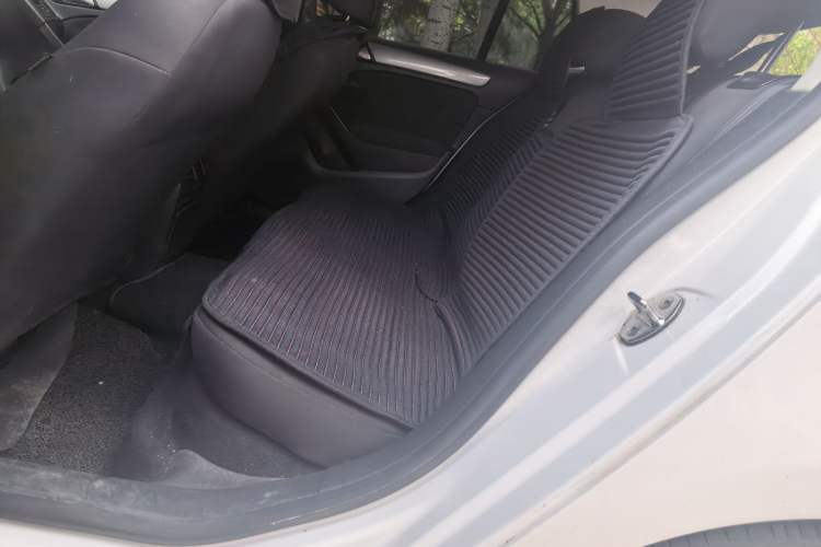 Used Volkswagen Golf 2012 1.6L Automatic Fashion Model Left Rear Seat
