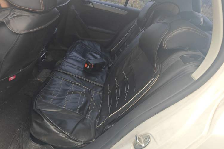 Used Volkswagen Golf 2012 1.6 Manual Fashion Edition Left Rear Seat