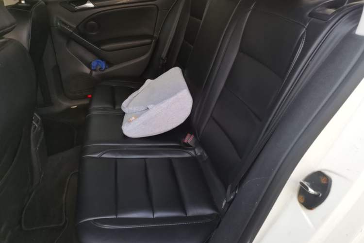 Used Volkswagen Golf 2012 1.4 TSI Automatic Comfort Edition Left Rear Seat