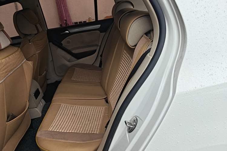 Used Volkswagen Golf 2012 1.6L Automatic Fashion Model Left Rear Seat