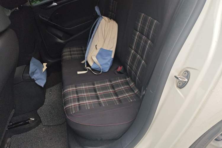 Used Volkswagen Golf 2012 1.4 TSI Automatic Comfort Edition Left Rear Seat