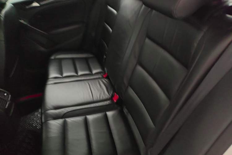 Used Volkswagen Golf 2012 1.4 TSI Automatic Comfort Edition Left Rear Seat