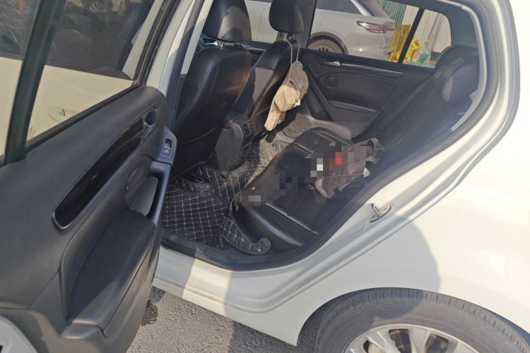 Used Volkswagen Golf 2012 1.4 TSI Automatic Comfort Edition Left Rear Seat