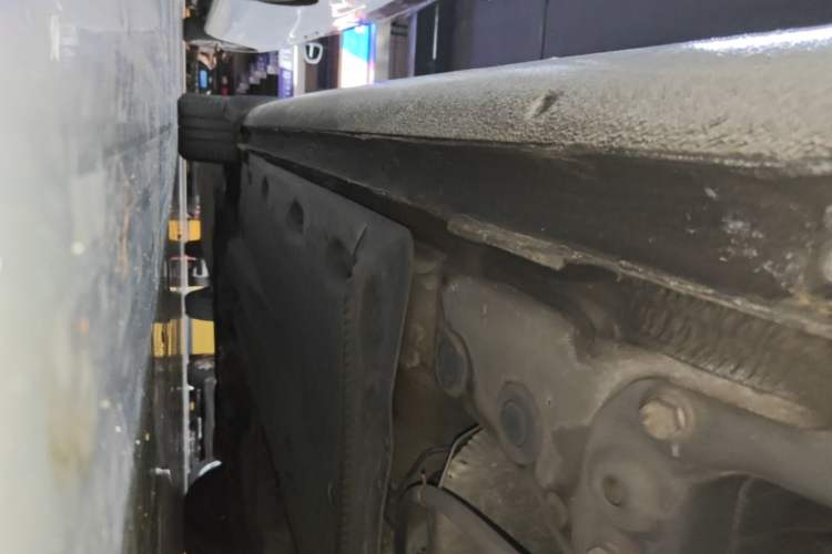 Used Volkswagen Golf 2012 1.6L Automatic Comfort Model Left Side Sill
