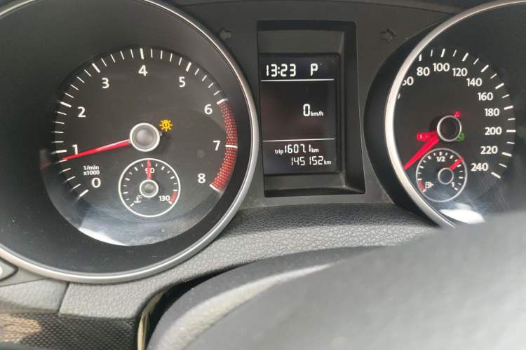 Used Volkswagen Golf 2012 1.6L Automatic Comfort Model Odometer Close Up