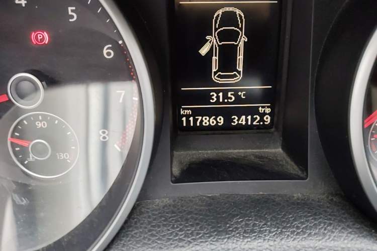 Used Volkswagen Golf 2012 1.4TSI Automatic Luxury Edition Odometer Close Up