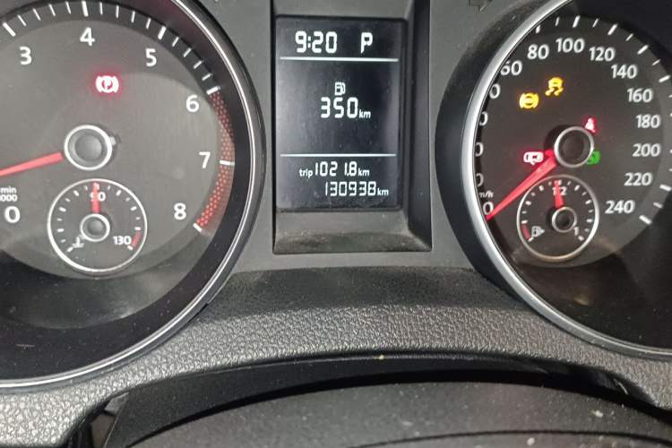 Used Volkswagen Golf 2012 1.4 TSI Automatic Comfort Edition Odometer Close Up
