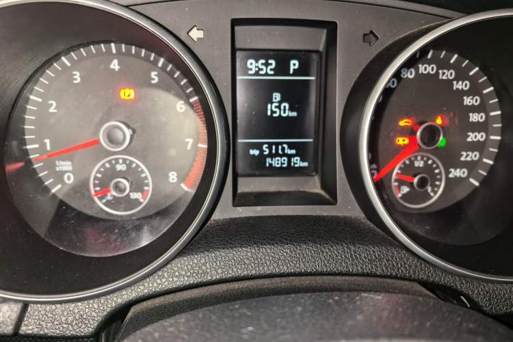 Used Volkswagen Golf 2012 1.4 TSI Automatic Comfort Edition Odometer Close Up