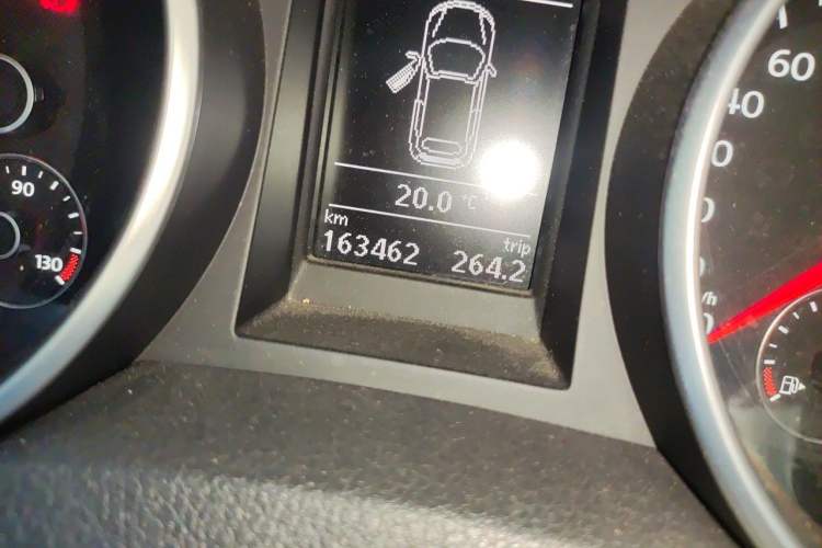 Used Volkswagen Golf 2012 1.4TSI Comfort Convertible Edition Odometer Close Up