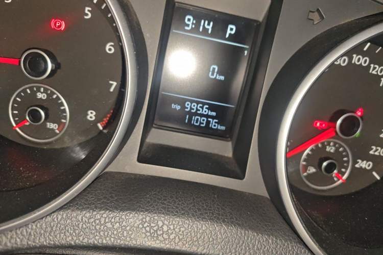 Used Volkswagen Golf 2012 1.6L Automatic Comfort Model Odometer Close Up