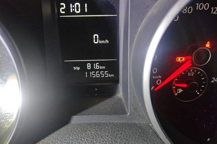 Used Volkswagen Golf 2012 1.4 TSI Manual Comfort Edition Odometer Close Up