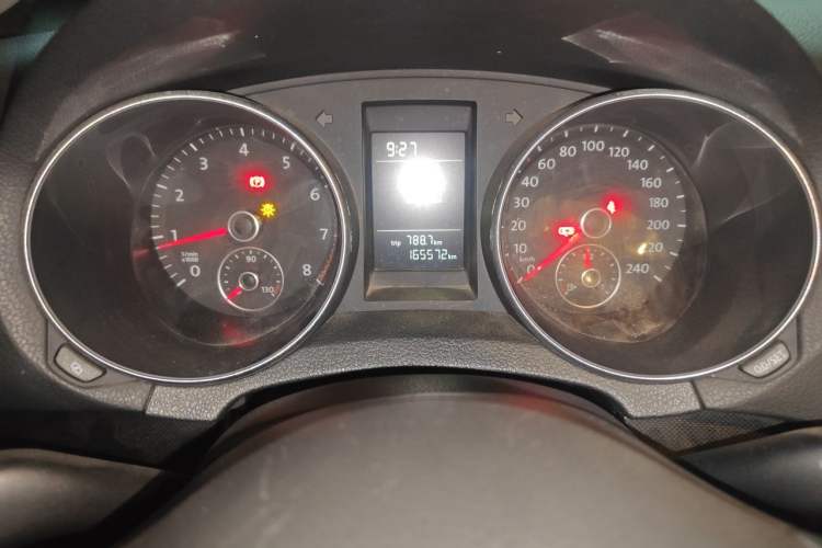 Used Volkswagen Golf 2012 1.4 TSI Manual Comfort Edition Odometer Close Up