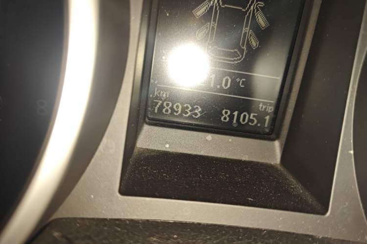 Used Volkswagen Golf 2012 1.4TSI Automatic Luxury Edition Odometer Close Up