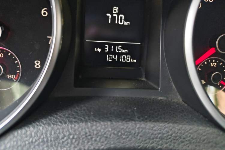 Used Volkswagen Golf 2012 1.4 TSI Automatic Comfort Edition Odometer Close Up