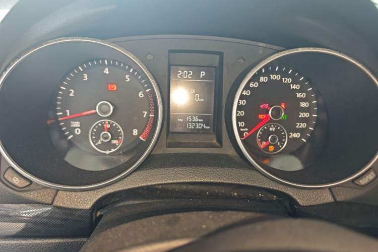 Used Volkswagen Golf 2012 1.4 TSI Automatic Comfort Edition Odometer Close Up