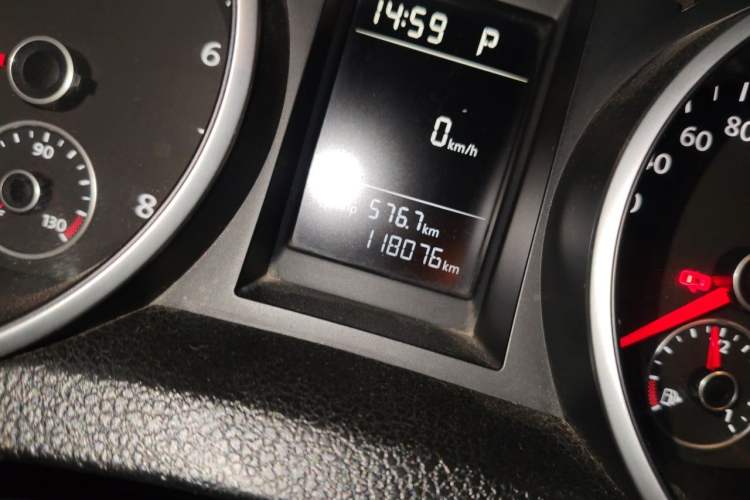 Used Volkswagen Golf 2012 1.4 TSI Automatic Comfort Edition Odometer Close Up
