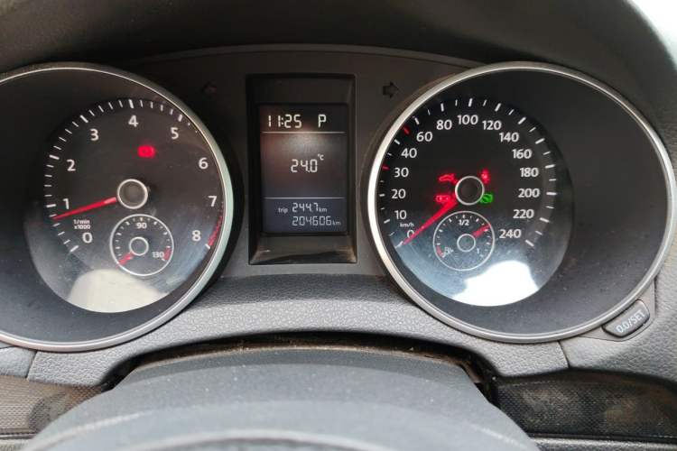 Used Volkswagen Golf 2012 1.4 TSI Automatic Comfort Edition Odometer Close Up