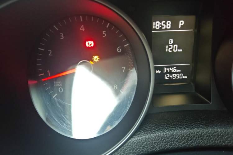 Used Volkswagen Golf 2012 1.6L Automatic Comfort Model Odometer Close Up