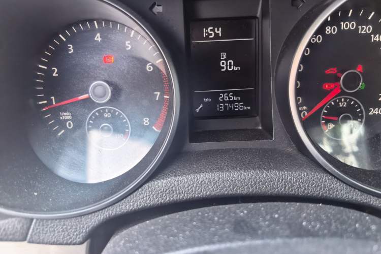 Used Volkswagen Golf 2012 1.6L Automatic Fashion Model Odometer Close Up