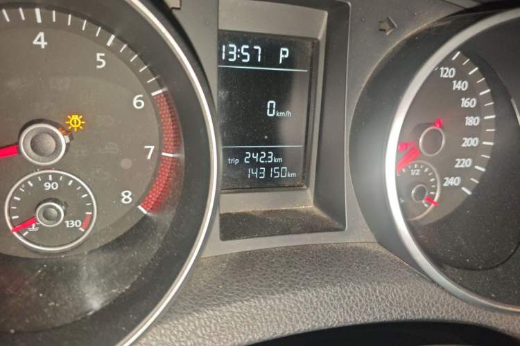 Used Volkswagen Golf 2012 1.6L Automatic Comfort Model Odometer Close Up