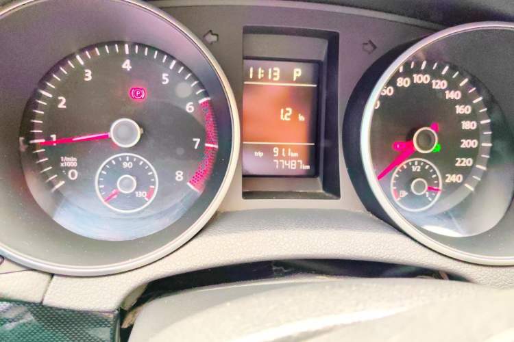 Used Volkswagen Golf 2012 1.6L Automatic Comfort Model Odometer Close Up