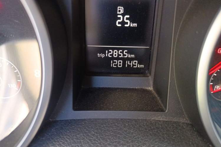 Used Volkswagen Golf 2012 1.6L Automatic Comfort Model Odometer Close Up