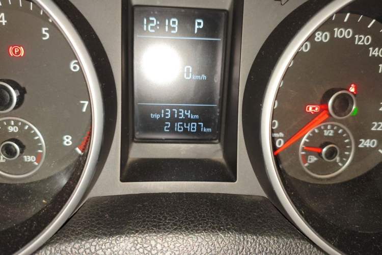 Used Volkswagen Golf 2012 1.4 TSI Automatic Comfort Edition Odometer Close Up
