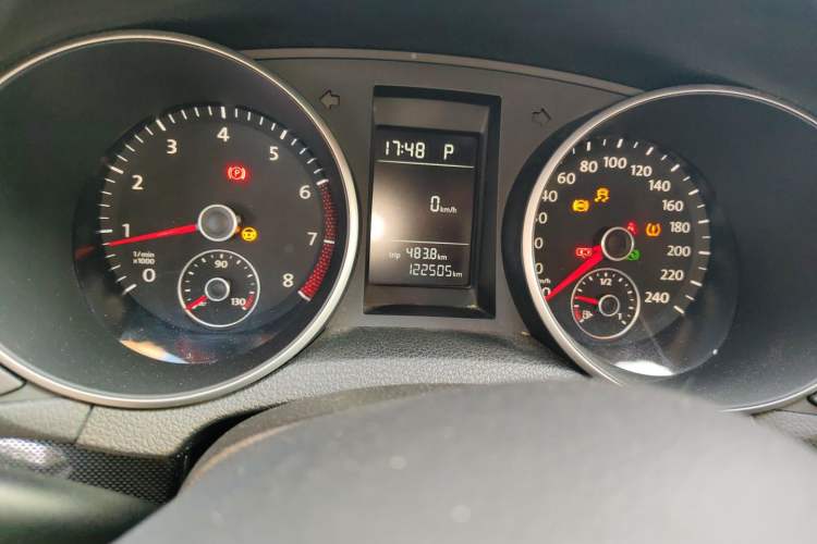 Used Volkswagen Golf 2012 1.4 TSI Automatic Comfort Edition Odometer Close Up