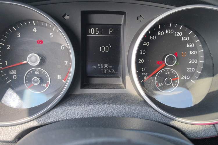 Used Volkswagen Golf 2012 1.4 TSI Automatic Comfort Edition Odometer Close Up