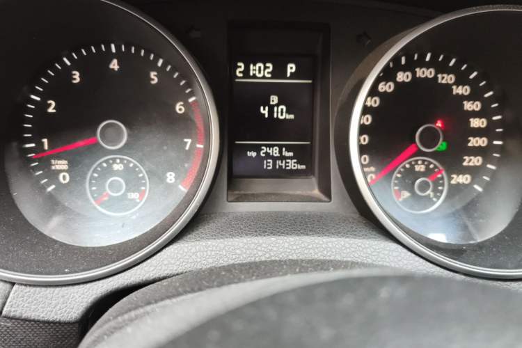 Used Volkswagen Golf 2012 1.4 TSI Automatic Comfort Edition Odometer Close Up