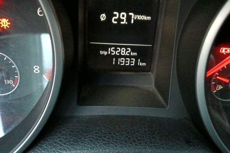 Used Volkswagen Golf 2012 1.4 TSI Automatic Comfort Edition Odometer Close Up