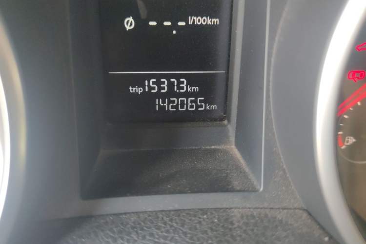 Used Volkswagen Golf 2012 1.4 TSI BlueMotion Edition Odometer Close Up